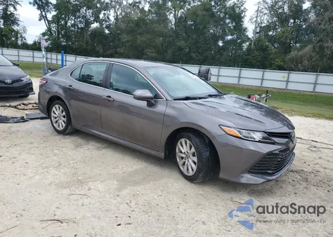 2020 Toyota Camry Le из США, поврежденный, VIN 4T1C11AK7LU987902